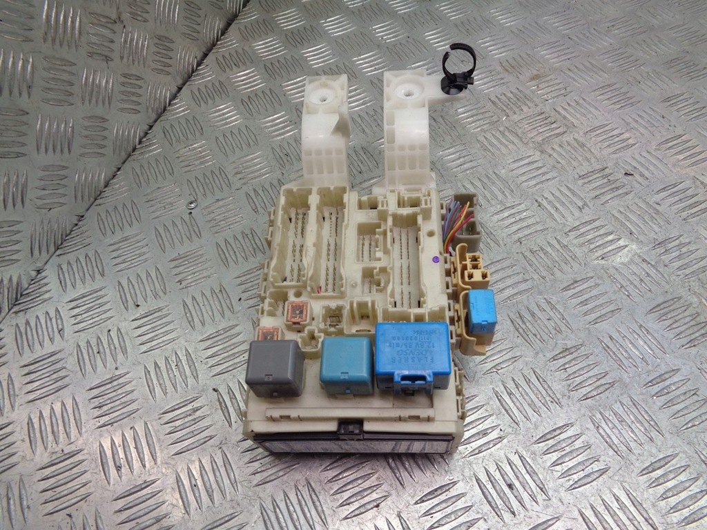 фото №1, Коробка предохранителей toyota yaris ii 82730-52700