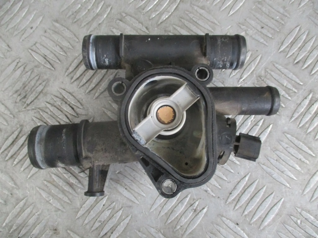 фото №3, Корпус термостата renault scenic iii 1.9 dci 09-13r 8200641387