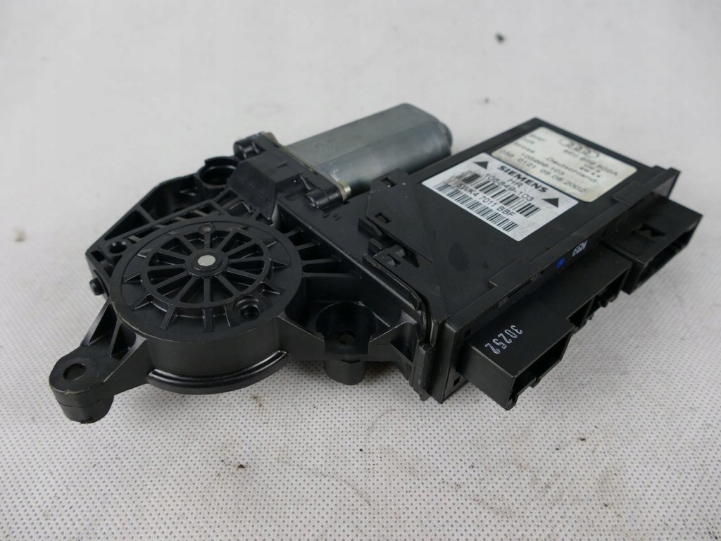 фото №1, Audi a4 b6 sedan моторчик підйомника правий задня