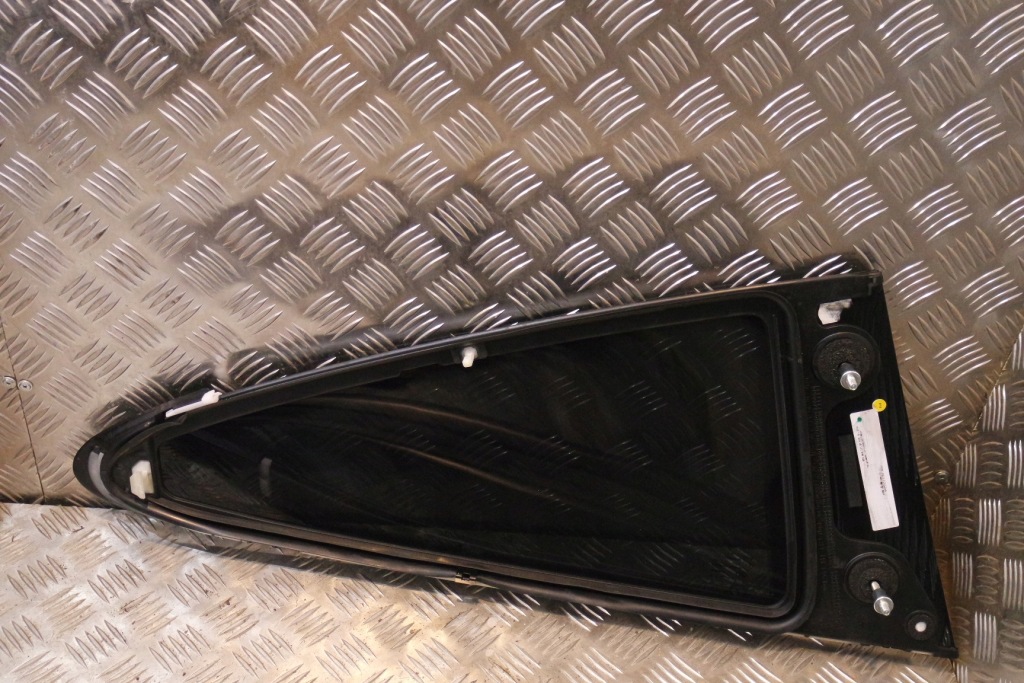 фото №4, Ліва вставка скло кузовна porsche 991 18 as3