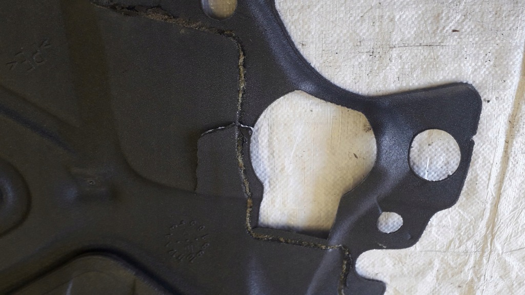 фото №6, Audi a4 b6 пена дверь левый задняя 8e0863981a