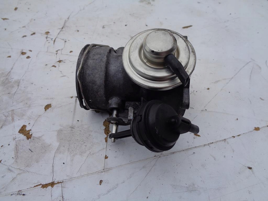 фото №1, Дроссельная заслонка egr vw transporter t5 2.5 tdi axd