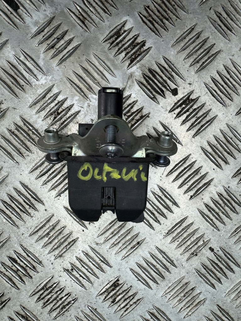 фото №1, Замок крышки задний skoda octavia ii 1z5827501d