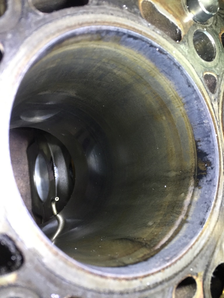 фото №13, Audi a4 b8 2.0 tdi cag блок dół двигателя 03l021bg