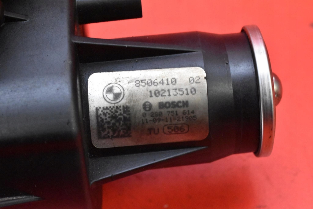 Регулятор кришка колектор 8506410 bmw f10 f11 2.0 d 184 km 13-17 Зі Шроту