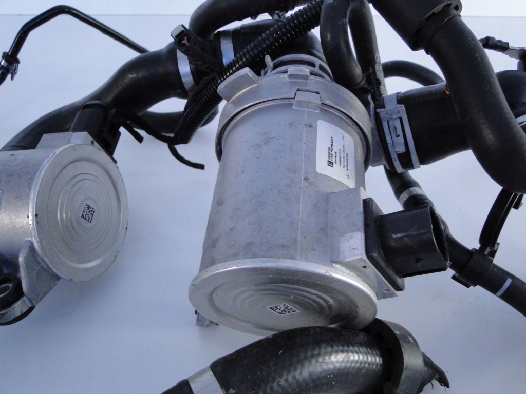 Mercedes glc x253 253 f-cell помпа шланг води охолодження ланок на wodór Київ