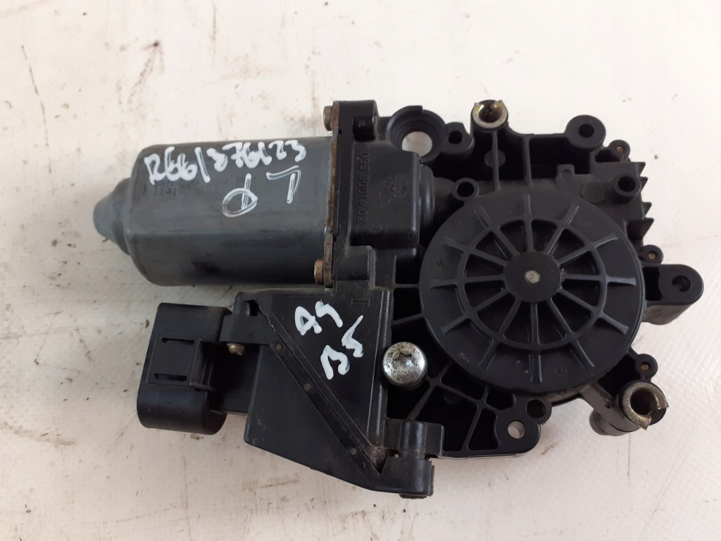 фото №1, Моторчик скло лівий перед audi a4 b5 8 pin