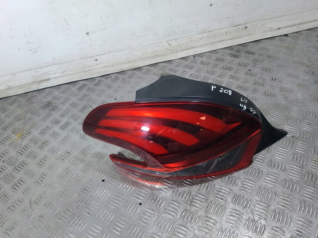 фото №6, Лампа задняя левая peugeot 208 хэтчбек