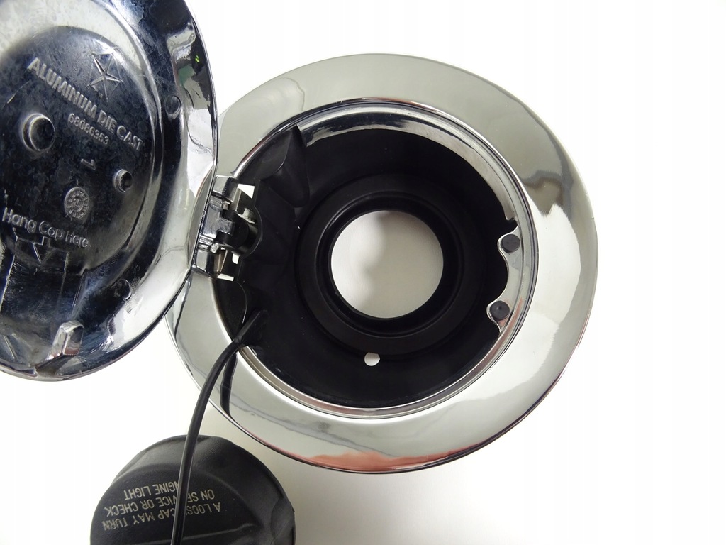 фото №9, 2015-2023 challenger заливна горловина пального кришка крила bak srt хром