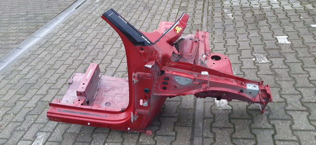 фото №1, Volvo xc40 чверть права перед