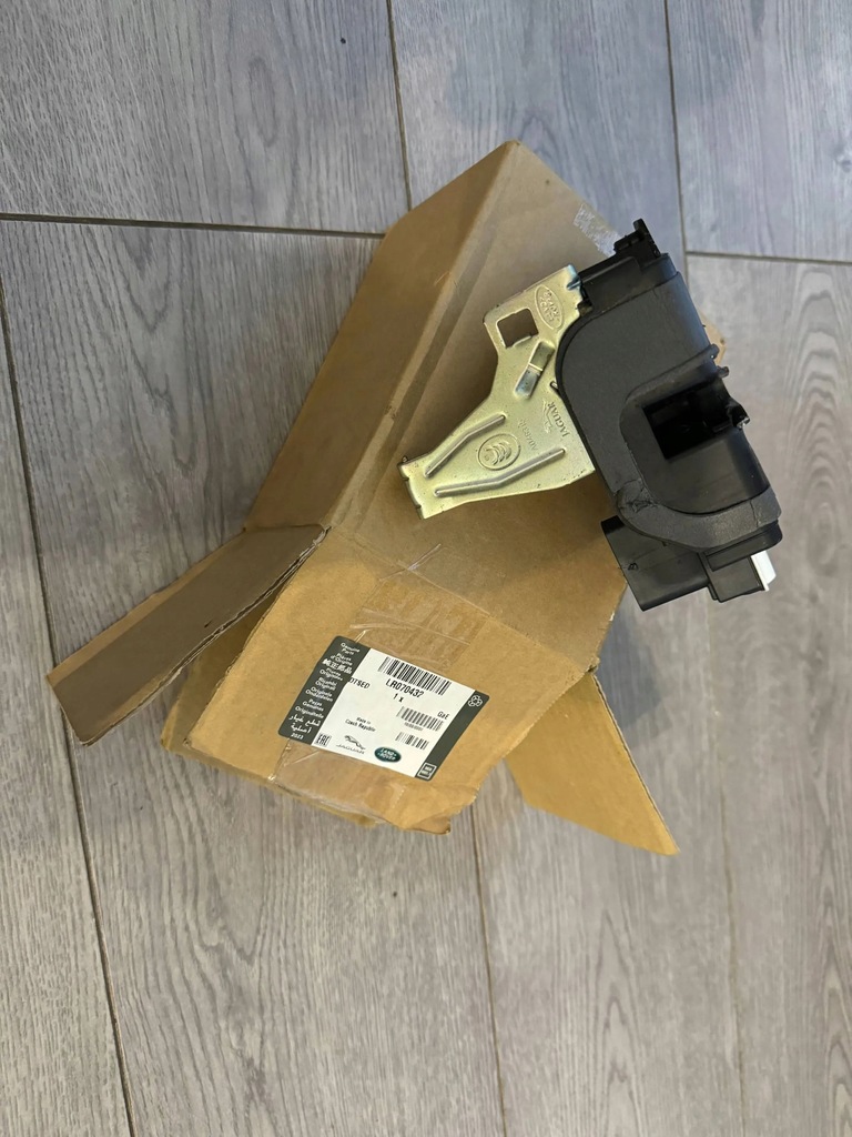 фото №2, Land rover discovery sport 2017 задняя сторона левая замки