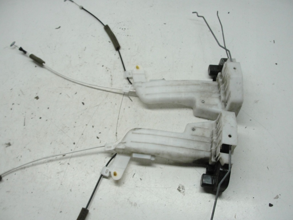 фото №4, Замок дверь перед chrysler pacifica 4.0 03-07r