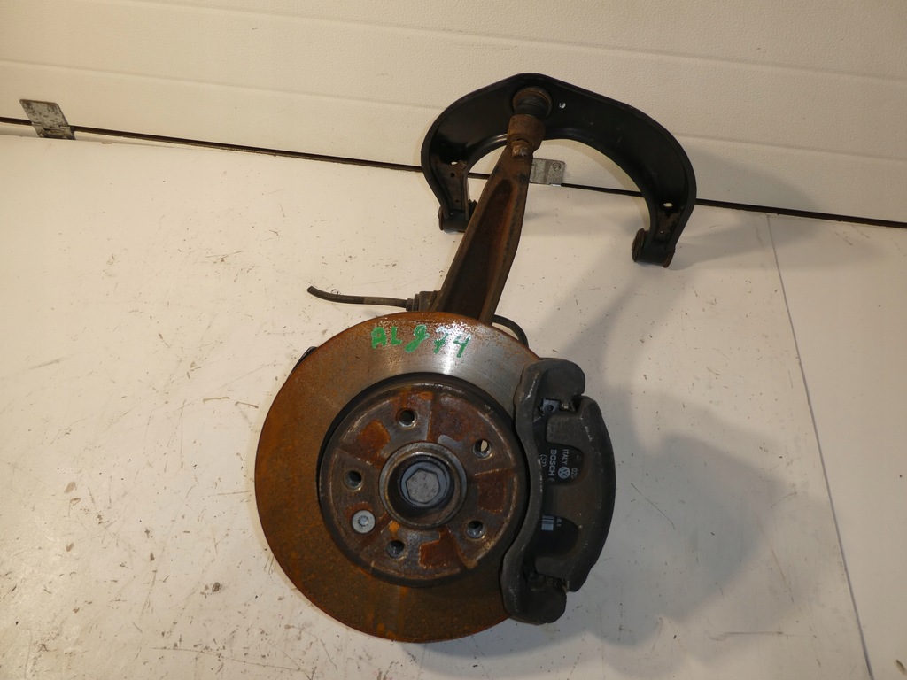 фото №1, Vw amarok 2h поворотный кулак правый перед 2h0258