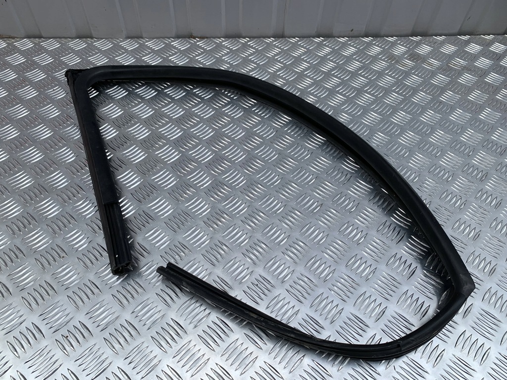 фото №1, Прокладка стекло левый перед kia ceed iii 18-