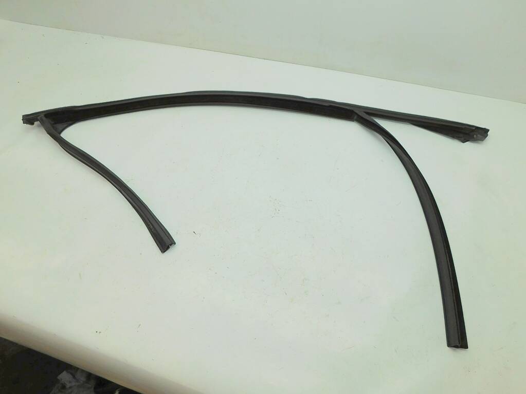 фото №8, Bmw x6 f16 m50d прокладка рамка дверь правая перед