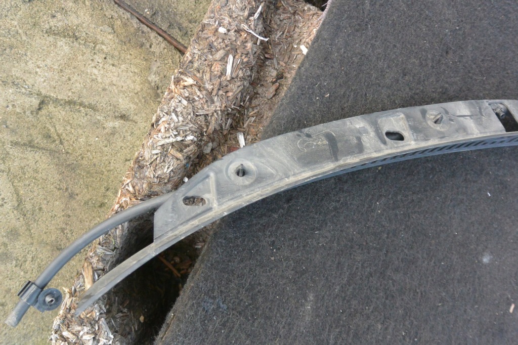 фото №6, Молдинг решётка капот омывателя kpl volvo s60 v60 ii