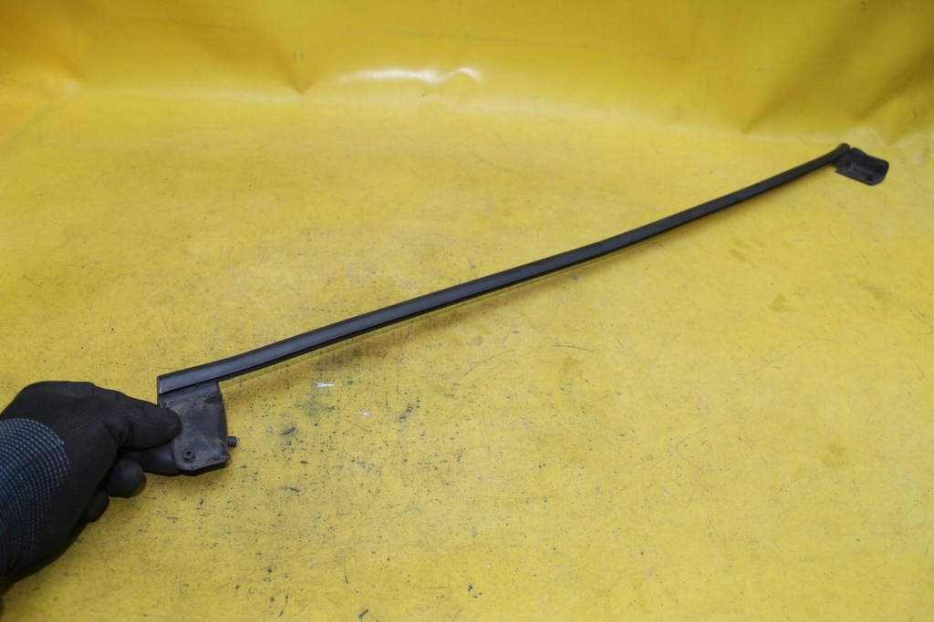 фото №1, Молдинг уплотнитель левый задняя leon ii fl 1p0839477