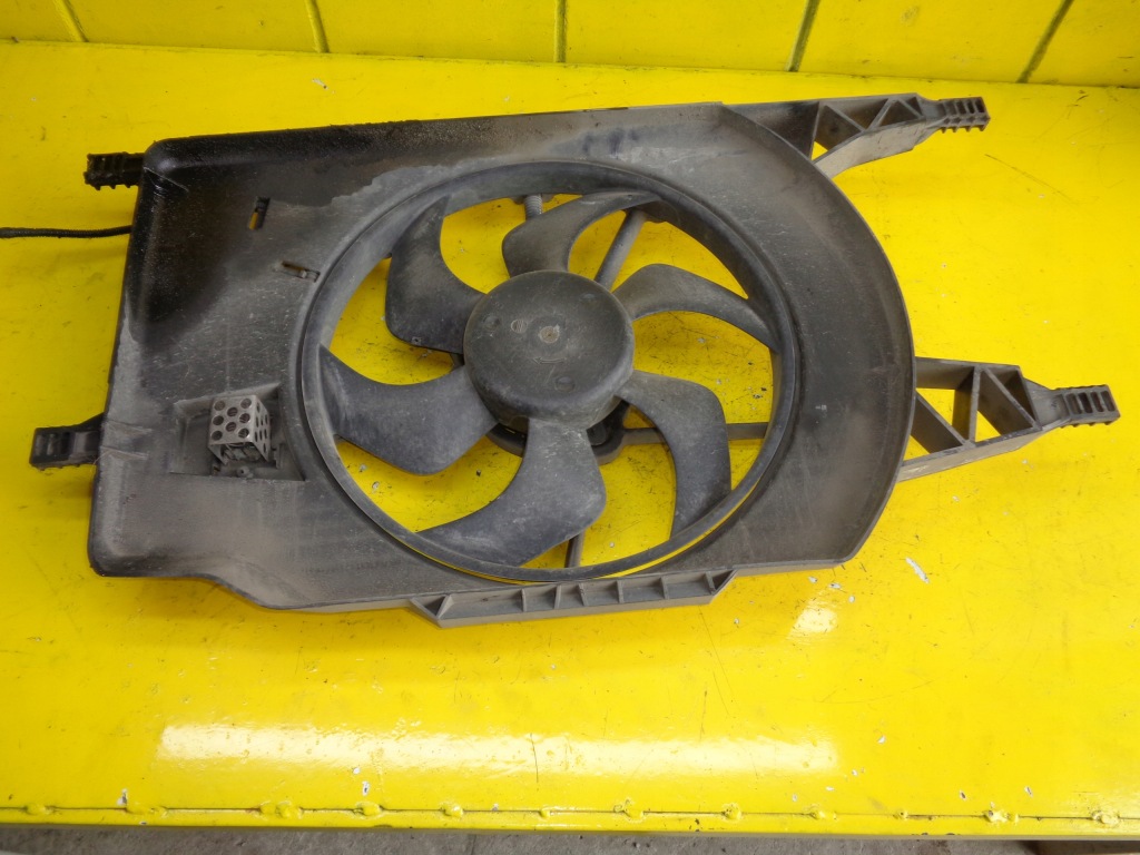 Купити Laguna 2 1.9dci вентилятор радіатора