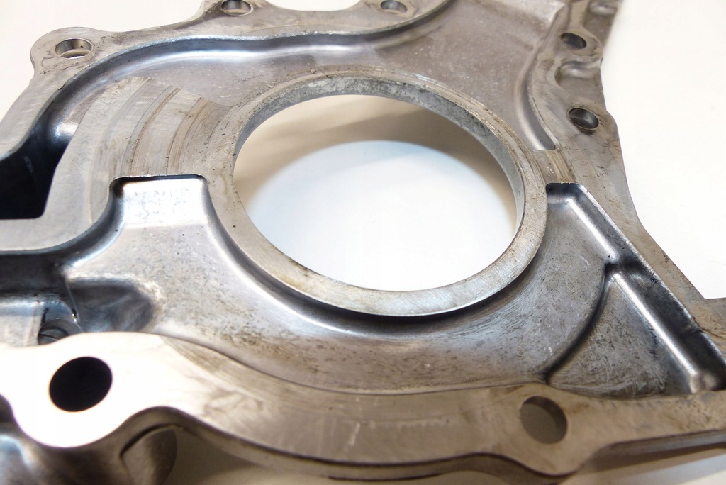 фото №7, Nissan nt400 cabstar maxity 3.0 dxi dci zd30 euro6 корпус распределительного вала + насос