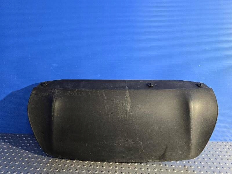 фото №1, Land rover range rover velar j8a2--19k809-aa заглушка фаркоп бампера заднего