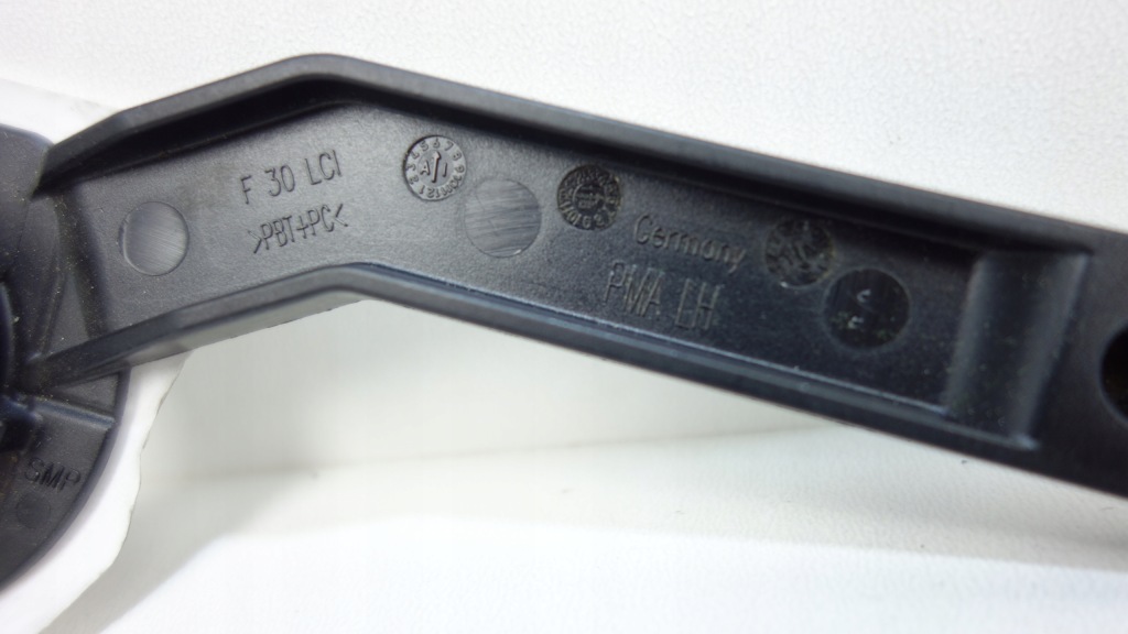 фото №5, Тримачі кронштейн датчиків pdc ліва праве bmw 3 f30 lci 15-18