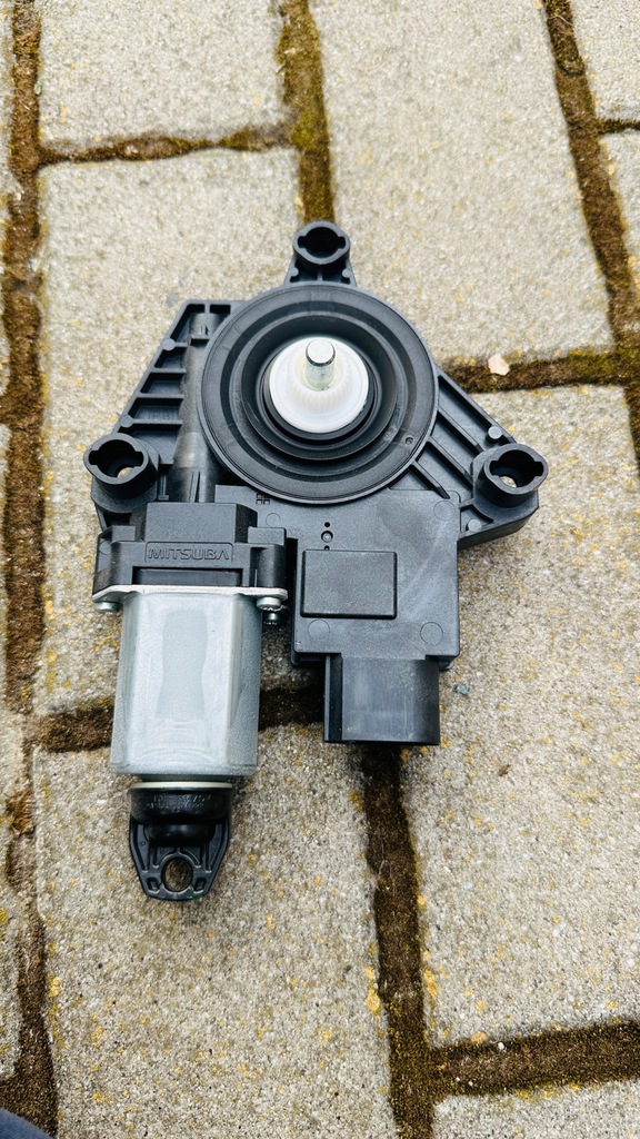 фото №1, Bmw оригинальный номер моторчик подъёма стекло 7457252