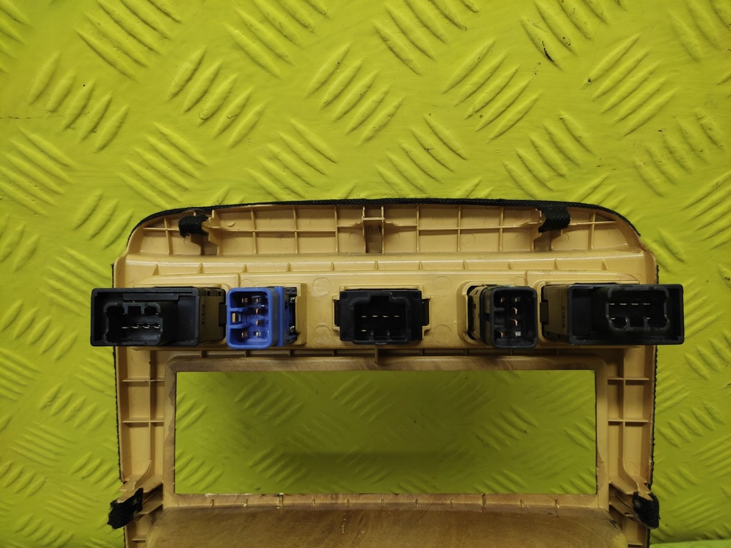 фото №3, Kia opirus панель рамка попільничка