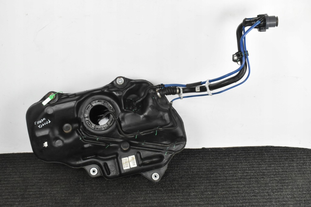 фото №1, Бак bak топлива заливная горловина toyota corolla xii e21 1.8h 2018+