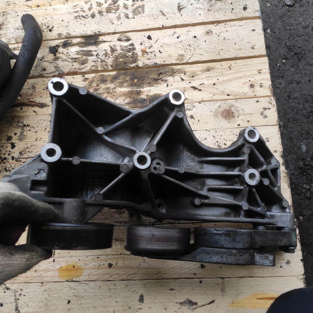 фото №5, Кронштейн генератора audi a4 b6 2.0b alt 06d903143c