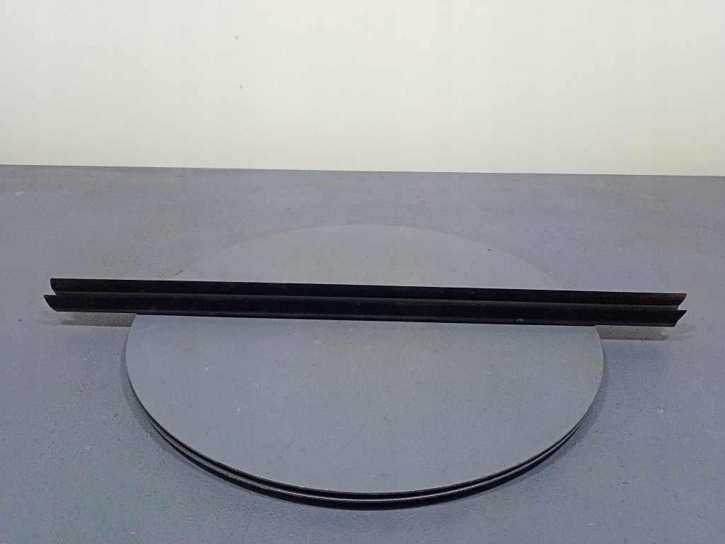 фото №1, Bmw x7 g07 прокладка стекло дверь левый задняя 7431139