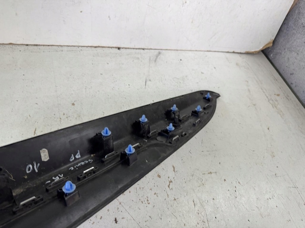 фото №7, Молдинг права перед renault scenic iv 4 16-