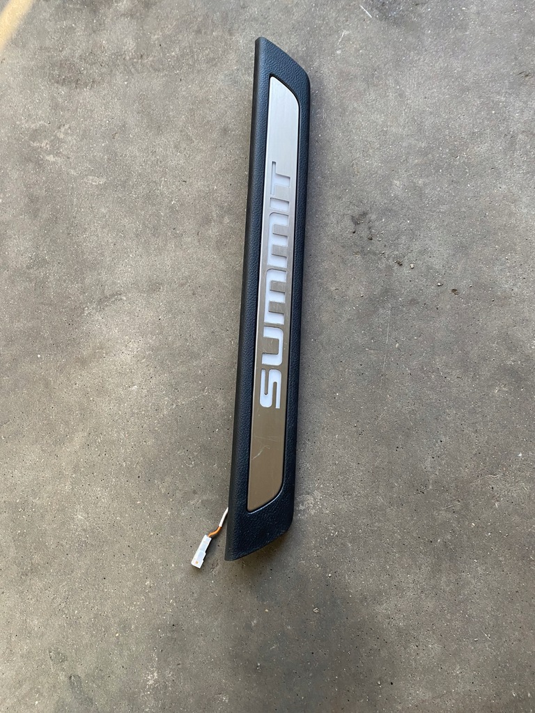 фото №1, Jeep grand cherokee wk2 молдинг поріг права summit