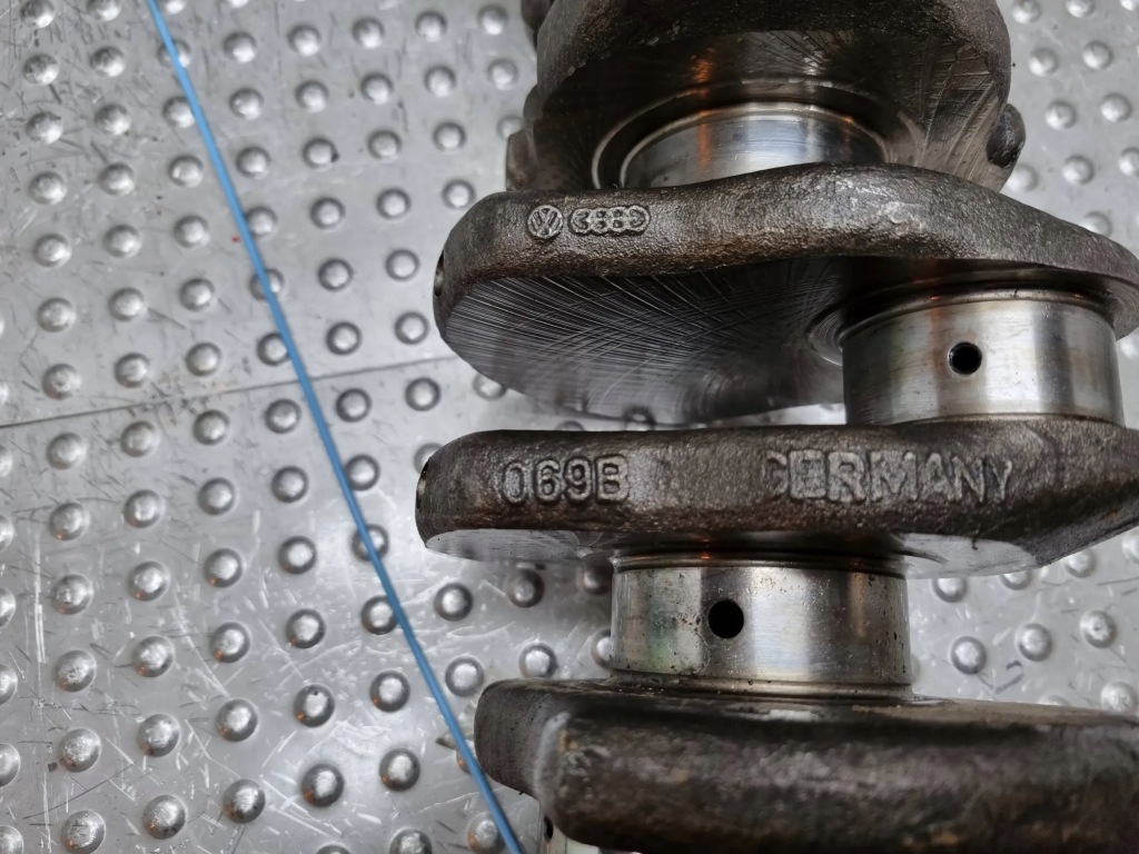 Wał коленчатый 069b vw volkswagen audi Доставка