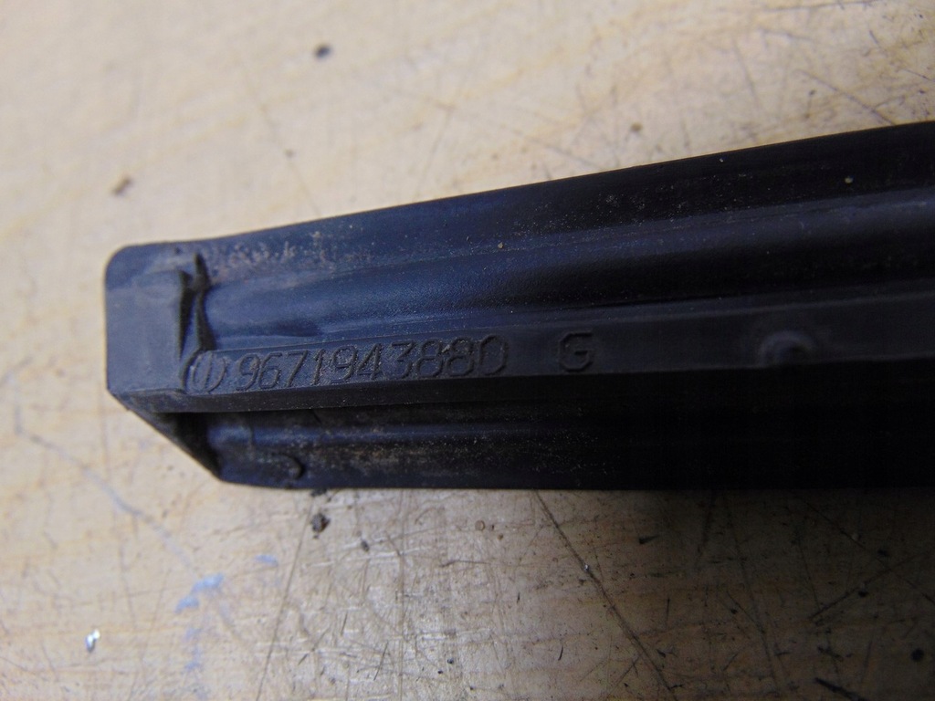фото №13, Молдинг уплотнитель левый перед peugeot 508 1 9671943880