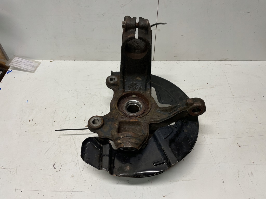 фото №1, Поворотний кулак права перед volvo v70 iii 2.0d механічна коробка передач 2014 r.