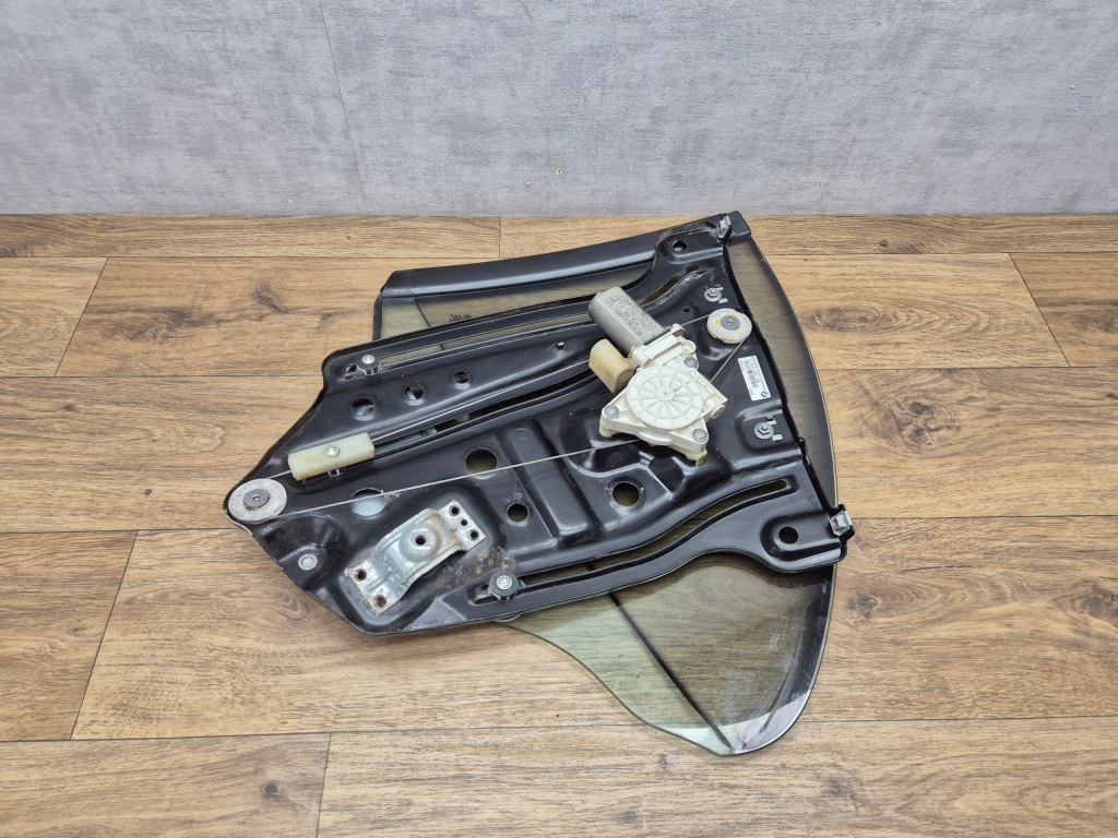 Bmw 6 f12 кабриолет  механизм стекло правый задний  подъемник стекло задняя 7303788 с Разборки