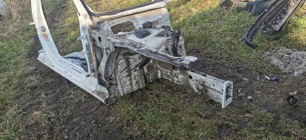 фото №1, Чверть audi a4 b8 8k права ліва передня