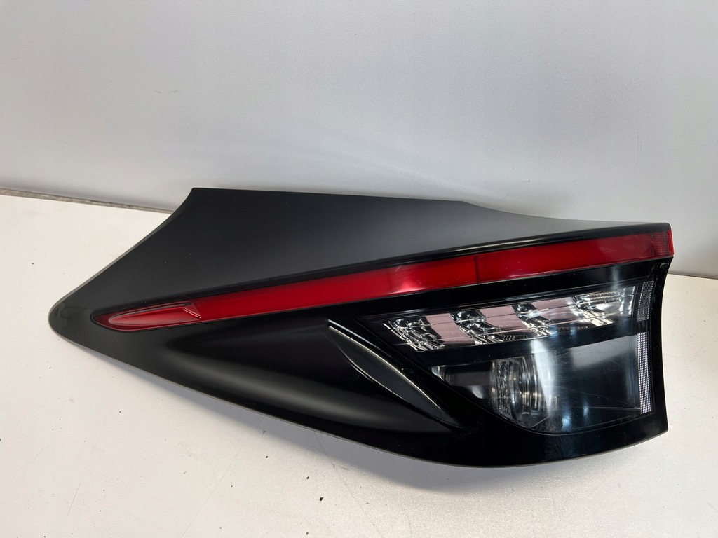 фото №3, Toyota yaris cross лампа правая левая задняя