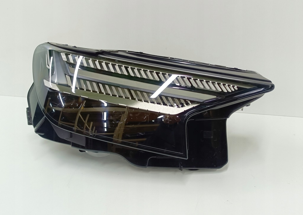 фото №1, Audi q4 e-tron лампа права matrix 89a941036