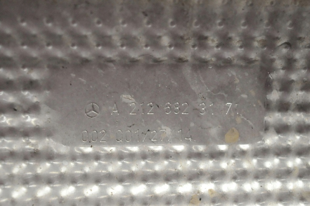 Mercedes-benz cls c218 x218 a2126823171 защита в Украине