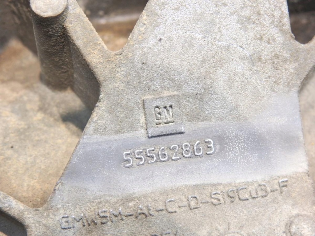 Кронштейн основа генератора opel insignia a 2.0 cdti 55562863 Доставка