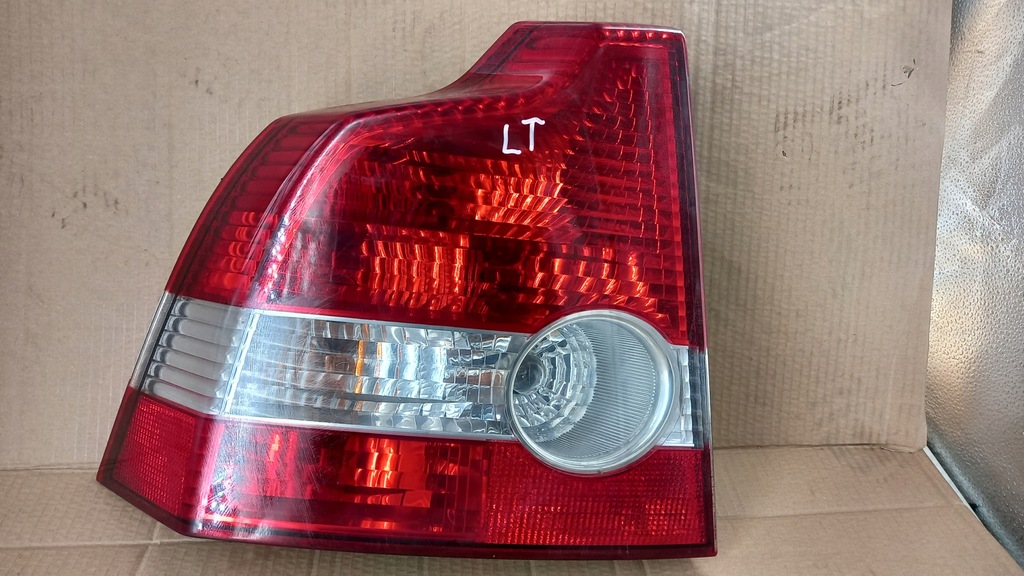 фото №1, Лампа левая задняя volvo s40 04r