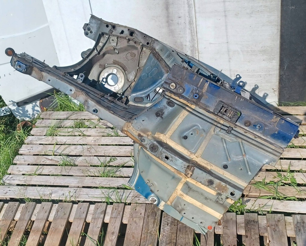 фото №6, Mercedes c w205 205 kombi четверть левый перед левая передняя 896