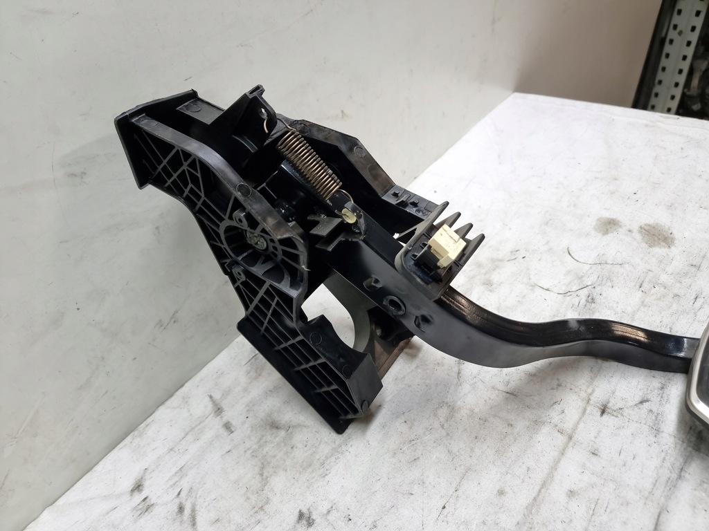 фото №3, Bmw 1 f40 педаль тормоза