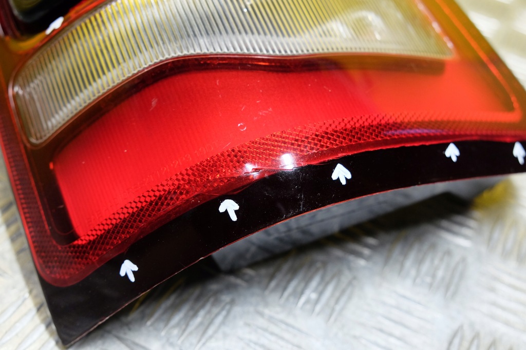 фото №9, Dodge ram 1500 2019- лампа задня права czarna led usa