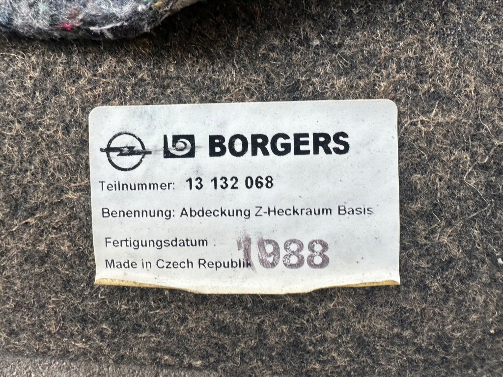 Opel astra h обшивка багажника 13132068 Оригинал