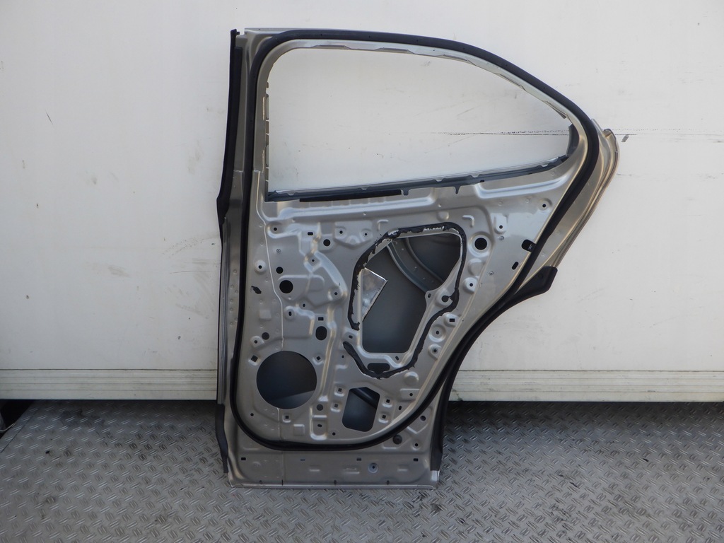 фото №8, Lexus ux дверь правое задние правый задняя