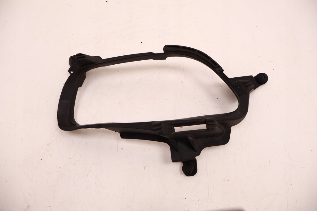 фото №1, Jeep cherokee kl направляющая лампы левый перед 6002tn0023