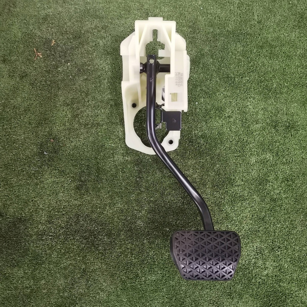 фото №1, Bmw x1 e84 педаль тормоза 6798596