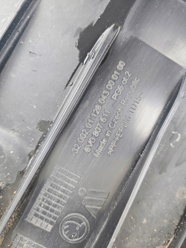 Skoda fabia 6v0 бампер перед решётка решётка радиатора с Разборки